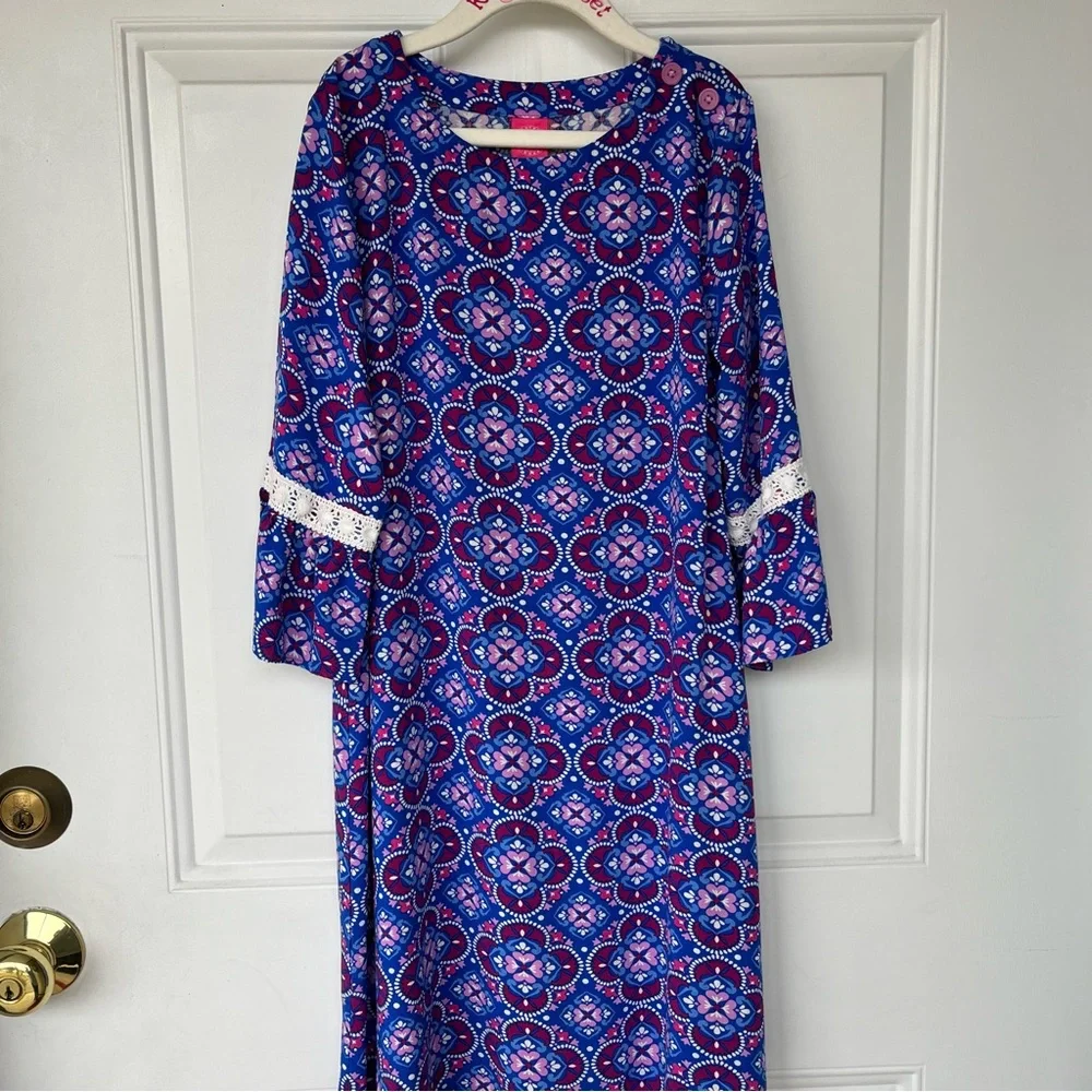 •J. Khaki Girls• Patterned Bell Sleeve Dress - Size Large